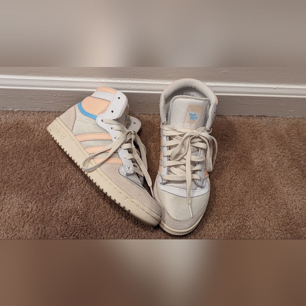 Women's Adidas 'Top Ten' sneakers. Size 6